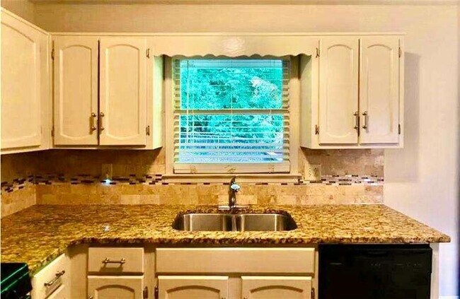 Building Photo - 3562 Bryant Ln