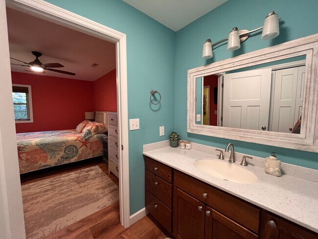 Building Photo - Furnished 2 Bedroom Duplex, Utilities Included, Available August 2026 Through May 2027!