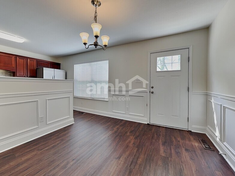 Building Photo - 5412 Singh Ln