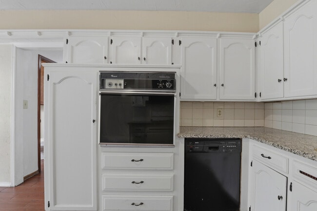 Building Photo - 2404 SW 79th St