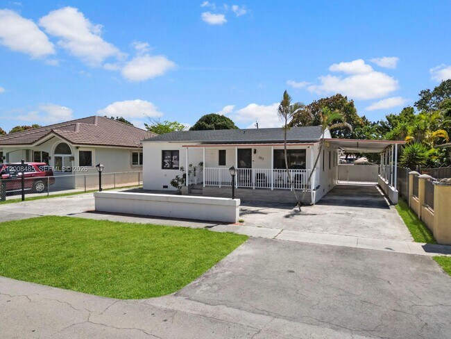 Building Photo - 252 E 36th St