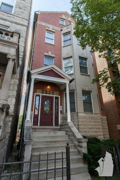 Primary Photo - 2320 N Southport Ave