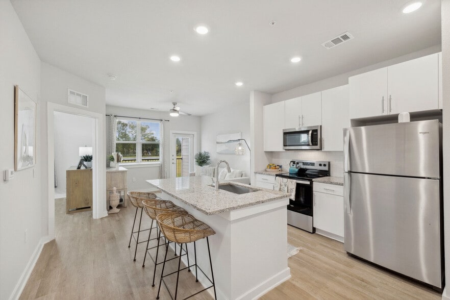 Building Photo - Ascend At Woodlands