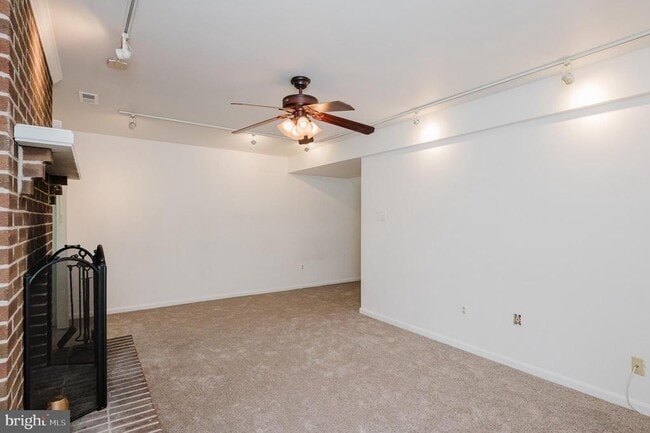 Building Photo - 27 Faraday Dr