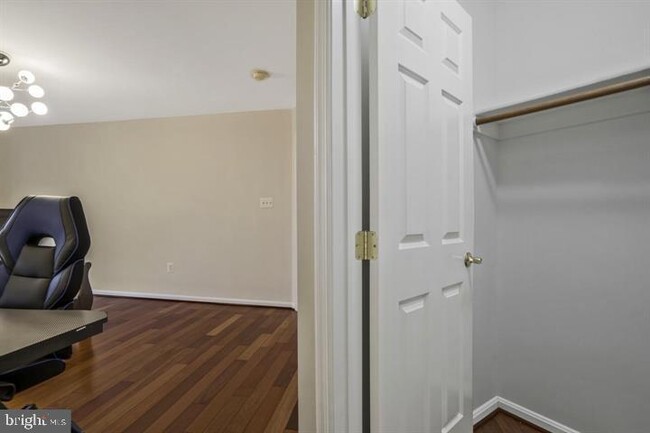 Building Photo - 2393 Watters Glen Ct