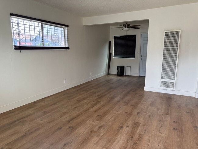 Building Photo - $500 off 1st month!!! Clean and Cozy One B...