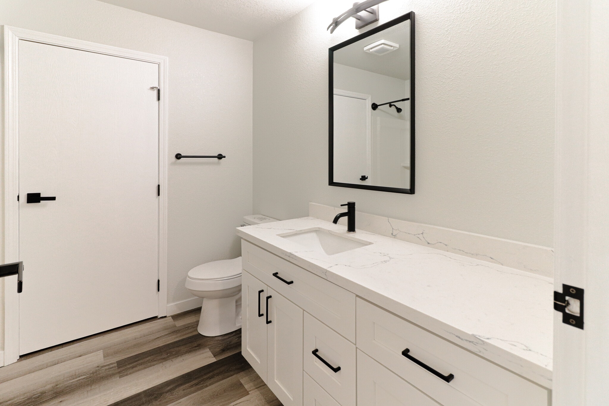 Building Photo - 8202 Mentra St