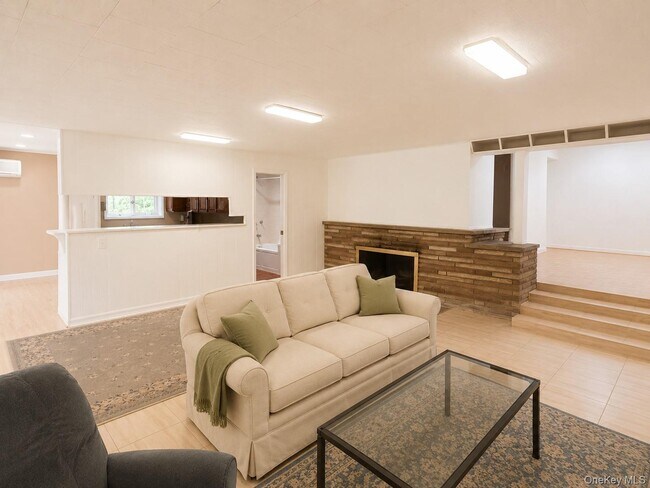Building Photo - 40 Maplewood Dr