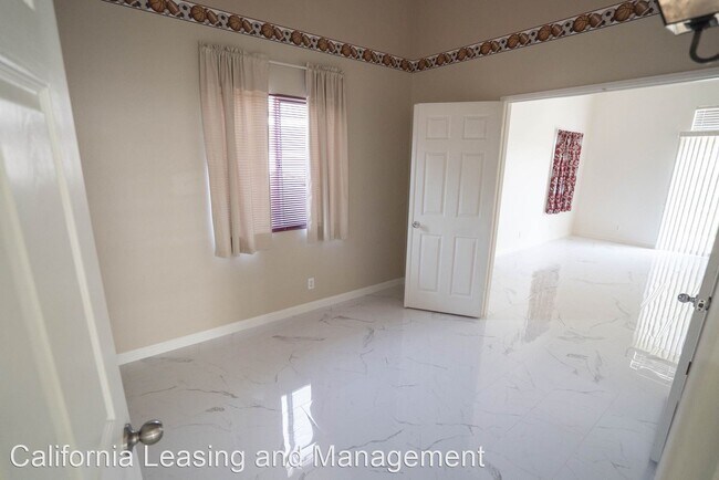 Building Photo - 4 br, 2 bath House - 25840 Webster Place