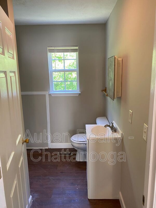 Building Photo - 3911 Wilsonia Ave