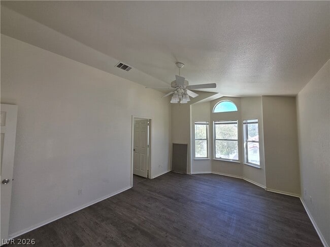 Building Photo - 8008 Dover Shores Ave