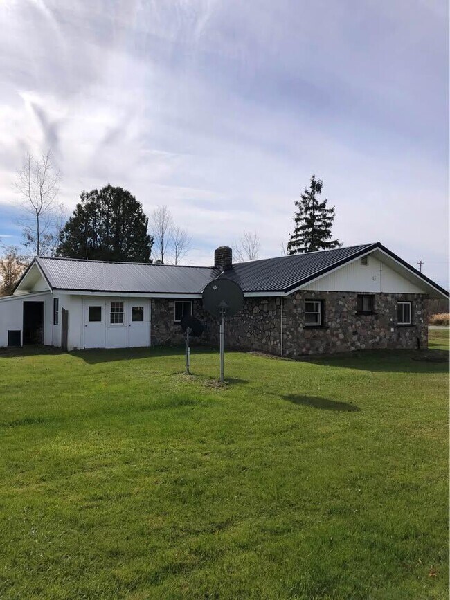 Building Photo - 24612 State Hwy 8