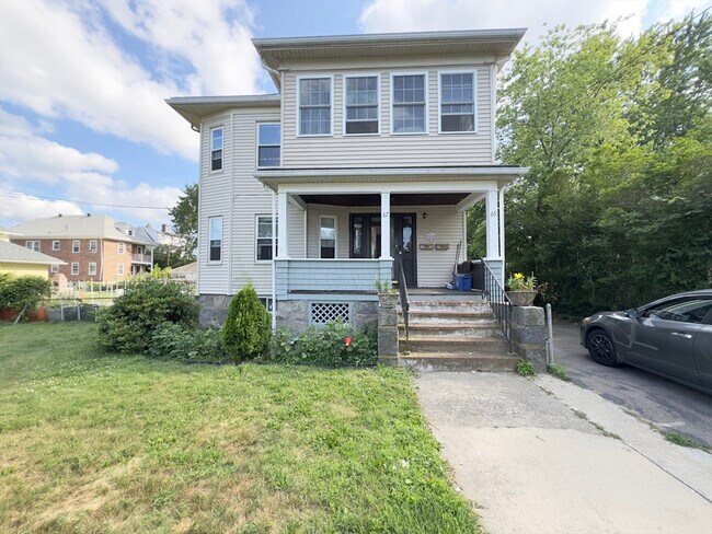 Primary Photo - 67 Willow St