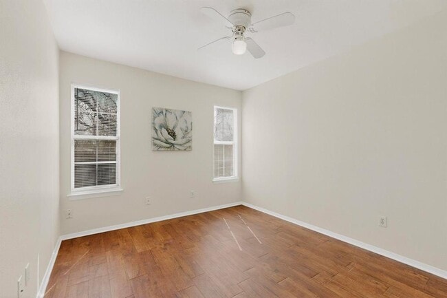 Building Photo - 10003 Rutland Village E