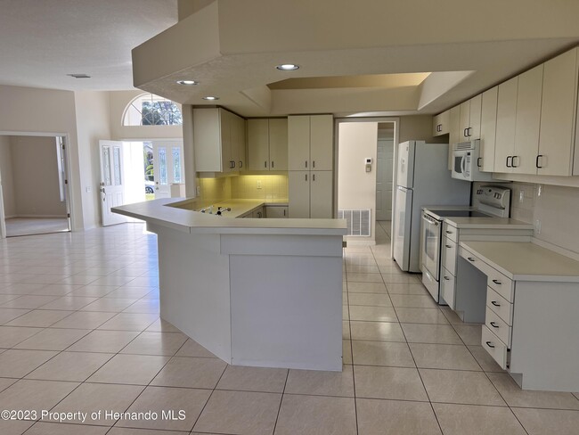 Building Photo - 9369 Ashley Dr