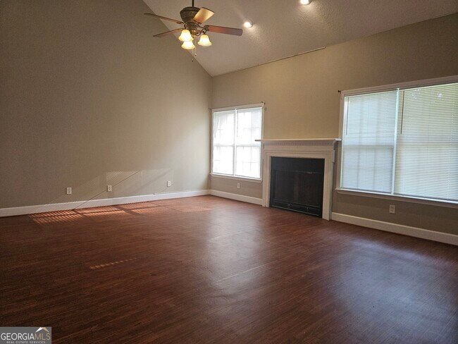 Building Photo - 104 Evergreen Dr
