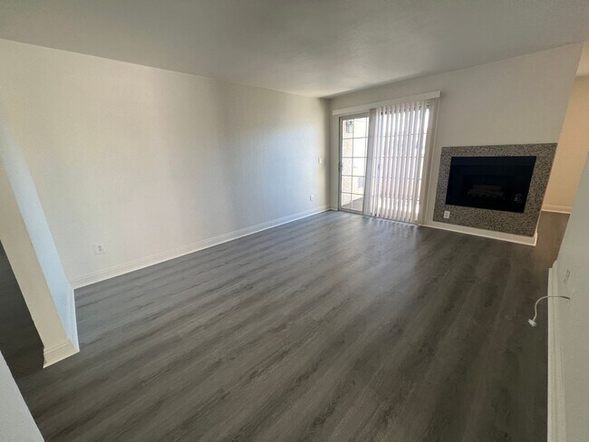 Building Photo - 6500 W Lake Mead Blvd