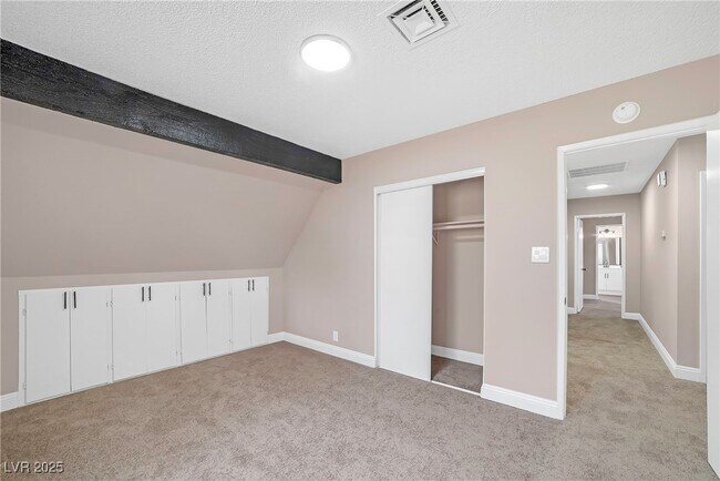 Building Photo - 4431 El Campana Way
