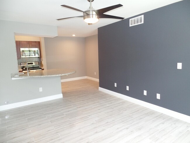 Building Photo - 1263 SW 46th Ave