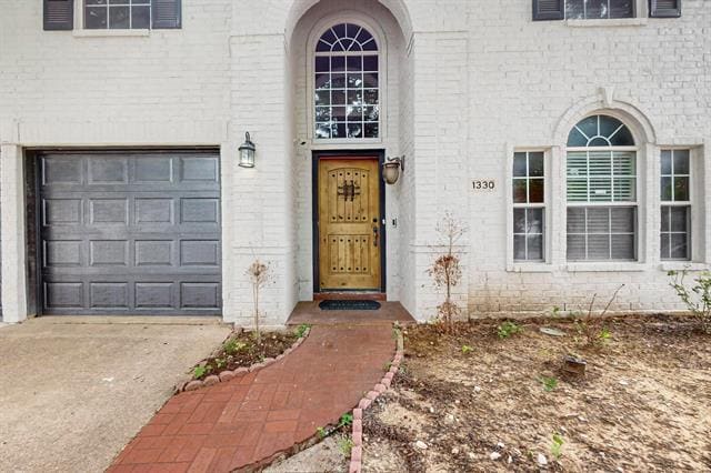 Building Photo - 1330 Kensington Ct