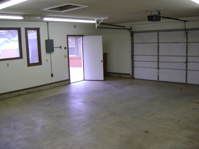 Building Photo - 3610 NW Michael St