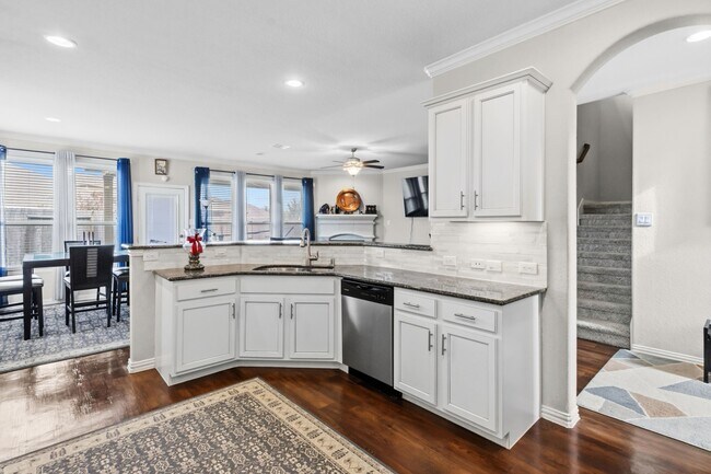Building Photo - 4435 Bearberry Ave