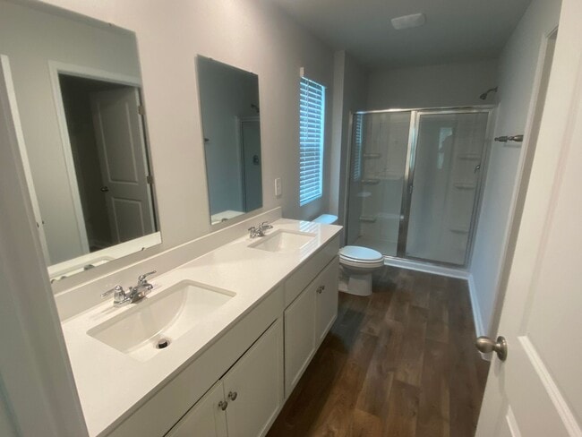 Building Photo - Introducing this beautiful 3 bed 2 bath ho...
