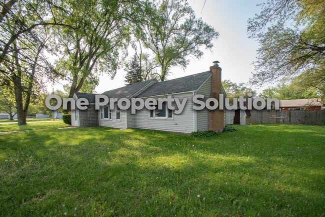Building Photo - 200 E 69th Pl