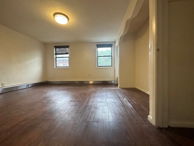 Building Photo - 917 Ellsworth St