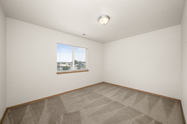 Building Photo - 204 F St