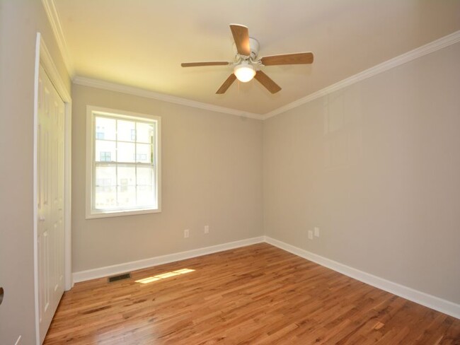 bedroom-1 - 833 United Ave SE