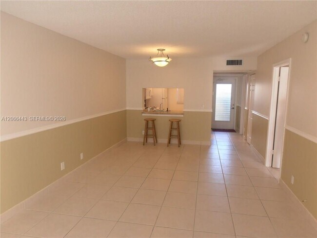 Building Photo - 9420 Poinciana Pl