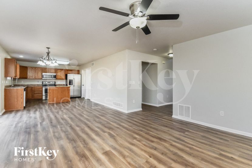 Building Photo - 7606 Sistine Ln