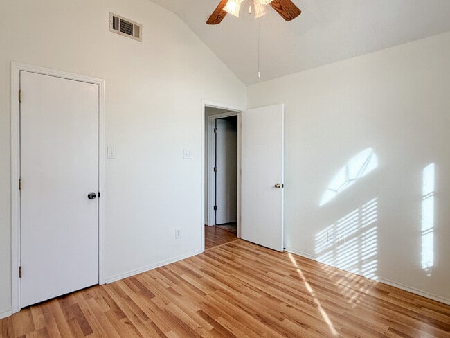 Building Photo - 3 Bedroom, 2 Bath Home in Crowley on Corner Lot