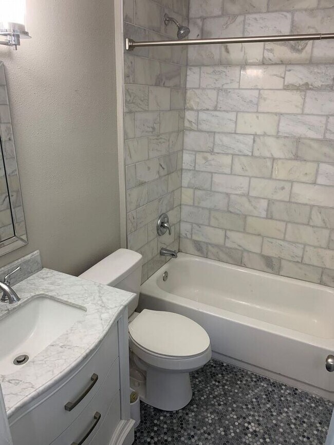 Building Photo - Charming 3 Bed/2 Bath Home in Murray Hill!
