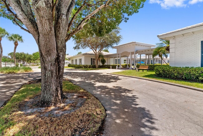 Building Photo - 2151 NE 68th St