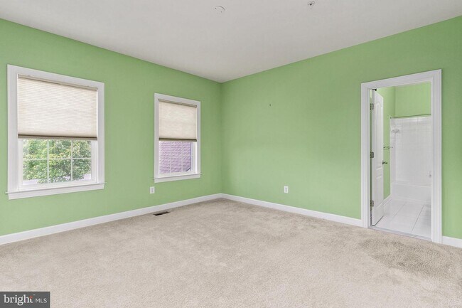 Building Photo - 15305 Sweetbay St