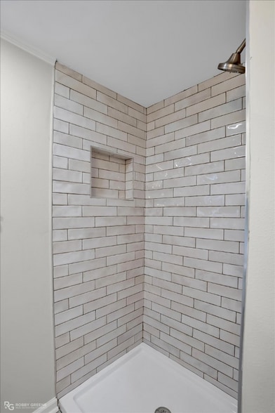 Building Photo - 3738 Greenway Pl