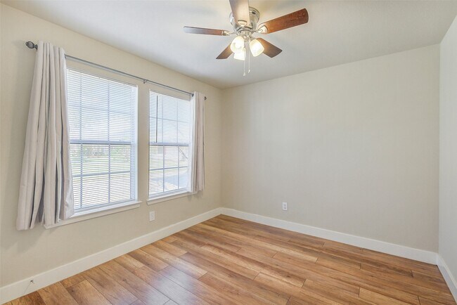 Building Photo - 605 Pinto Springs Ln