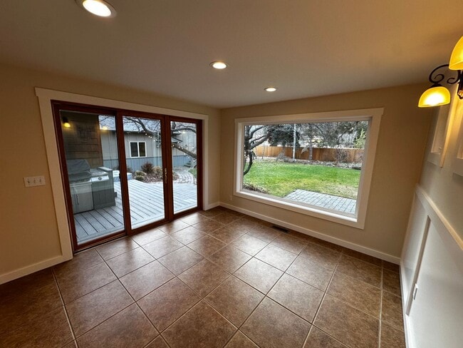 Building Photo - 4 Bed, 3 Bath Home in Hailey, Idaho with Beautiful Mountain Views