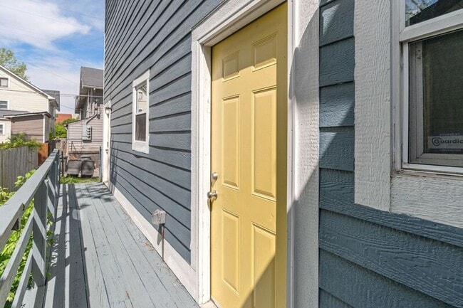 Building Photo - 147 E 30th St