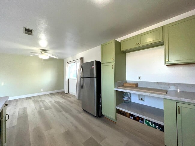 Building Photo - 9732 Pettswood Dr