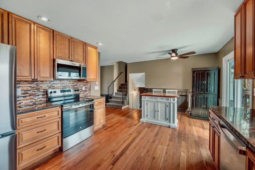 Building Photo - 110 Lucerne Dr