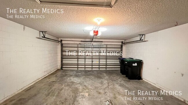 Building Photo - 14405 Lake Price Dr