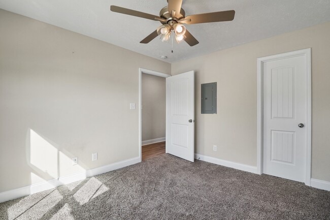 Building Photo - 1000 Henry Pl Blvd