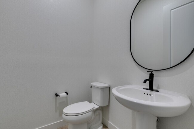 Building Photo - Brand New 4 Bedroom + Den/Office in Summerlin