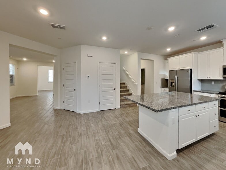 Building Photo - 1687 Pena Ln