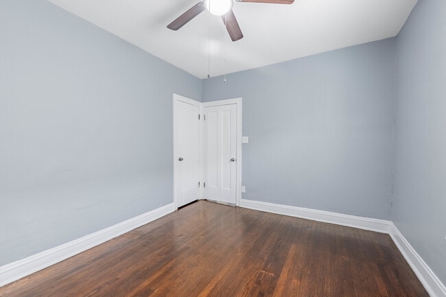 Building Photo - 7729 S Laflin St