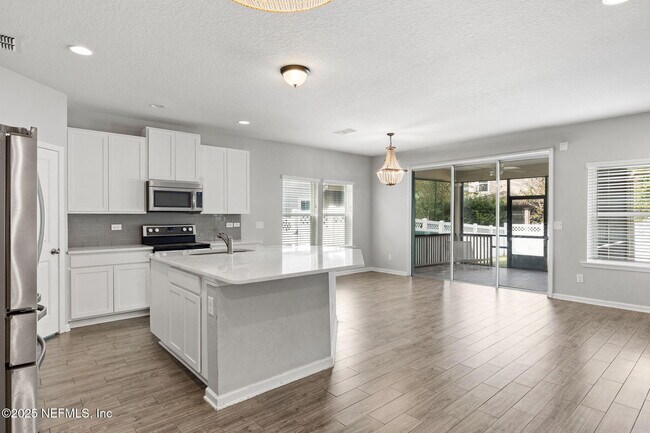 Building Photo - 92 Fernbrook Dr