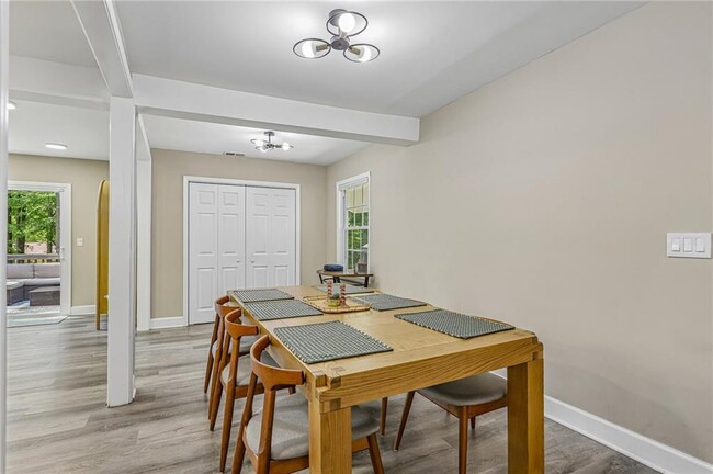 Building Photo - 3898 Skidmore Dr